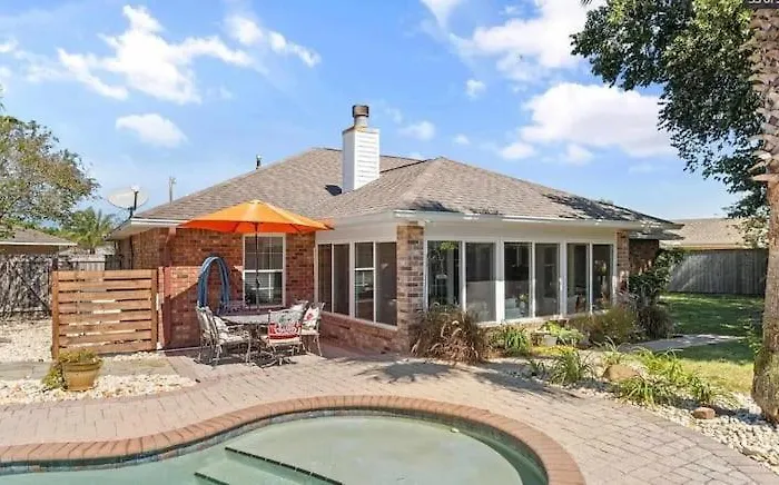 Holiday home Beautiful Home- Salt Water Pool