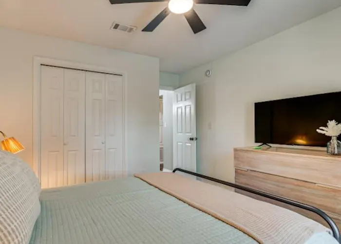 Holiday home Beautiful Home- Salt Water Pool Pensacola