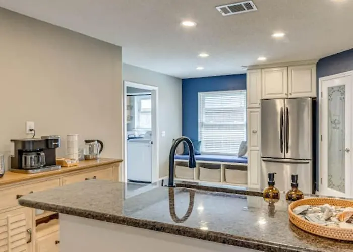 Beautiful Home- Salt Water Pool * Pensacola