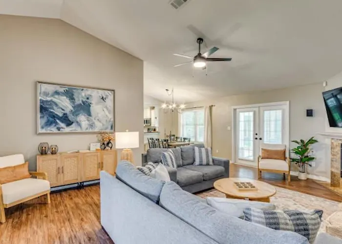 Holiday home Beautiful Home- Salt Water Pool Pensacola