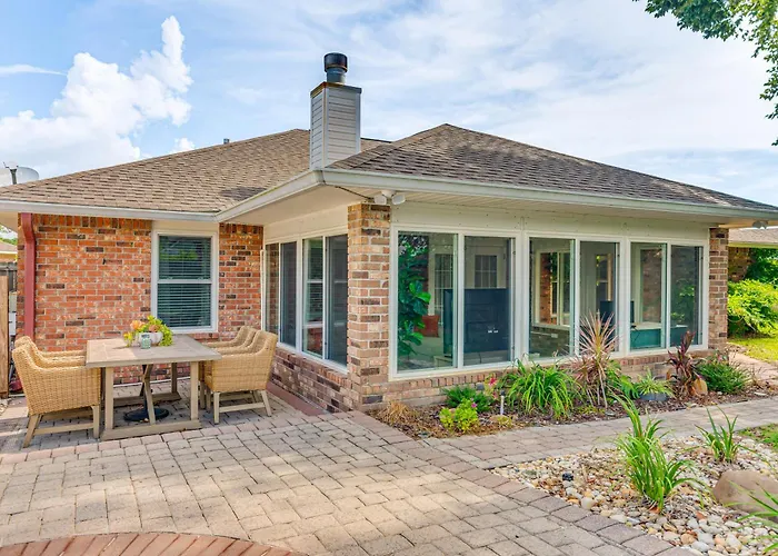 Beautiful Home- Salt Water Pool Pensacola